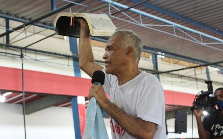 Pastor Isidório ataca Globo e desafia emissora a expor o “brega” que acontece nos bastidores
