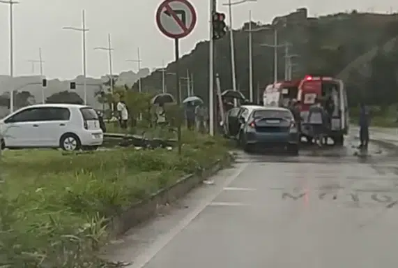 Acidente entre veículos deixa morto na Avenida 29 de Março, em Salvador