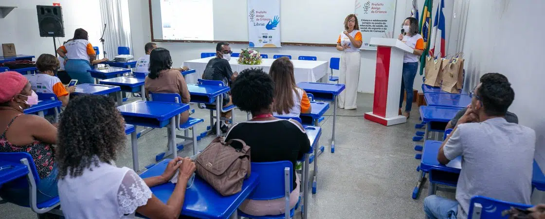 Camaçari inicia curso de Libras voltado à rede de proteção de crianças e adolescentes