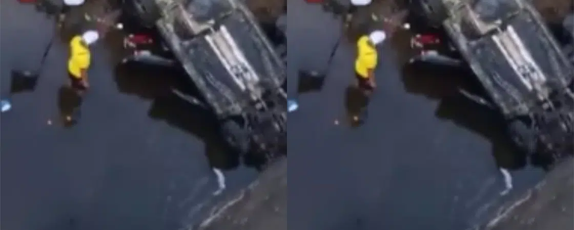 Carro com casal e criança despenca de ponte após evitar bater em ciclista na Bahia