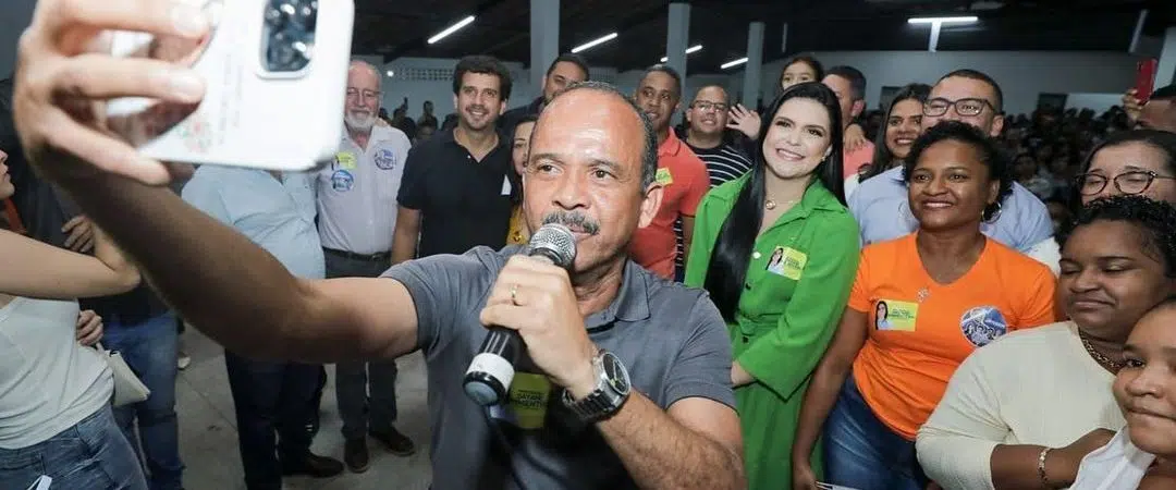 Elinaldo oficializa apoio à pré-candidatura à reeleição da deputada Dayane Pimentel