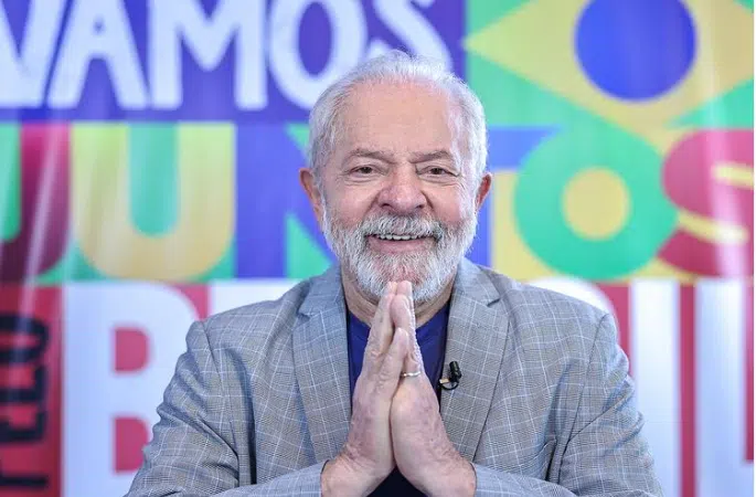 Lula desembarca na Bahia para anunciar volta do Minha Casa, Minha Vida nesta terça