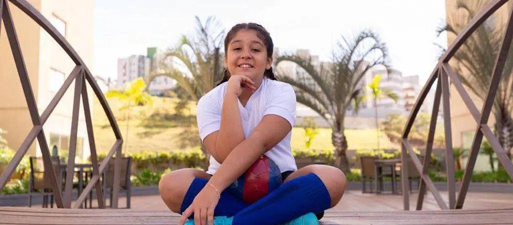 Menina de 10 anos consegue na Justiça direito de jogar torneio de futebol