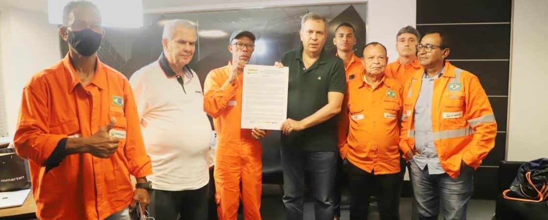 Petroleiros baianos criam manifesto contra privatização da Petrobras e pela reestatização da RLAM