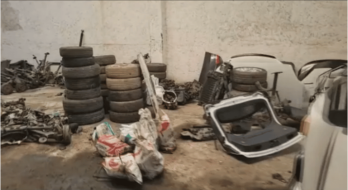 Polícia estoura depósito de peças de veículos roubados em Simões Filho