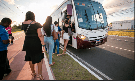 Camaçari: Cadastro para Transporte Universitário termina na sexta-feira