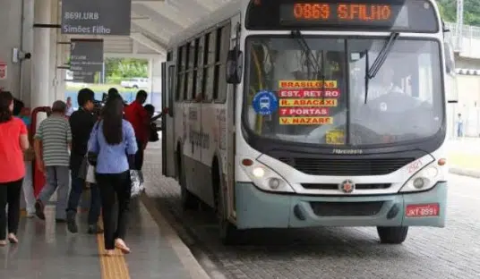 Ônibus da linha Estação Mussurunga x Simões Filho é assaltado