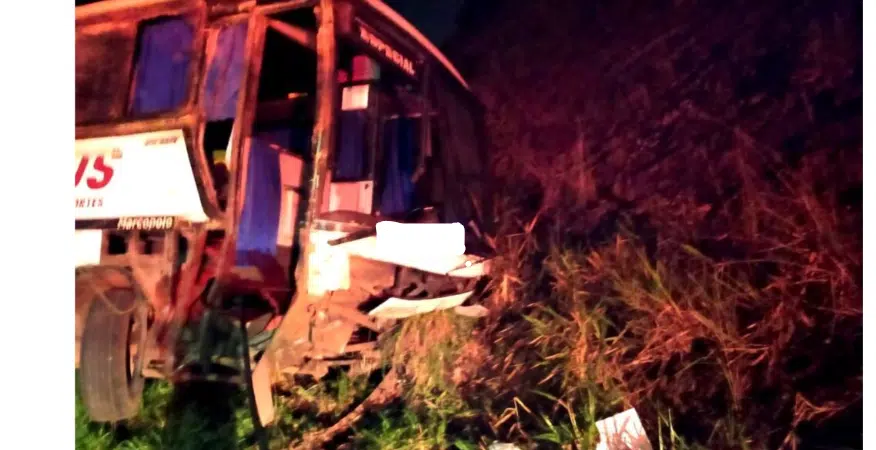 Acidente com ônibus em rodovia na Bahia deixa um morto e 10 feridos, sendo dois em estado grave