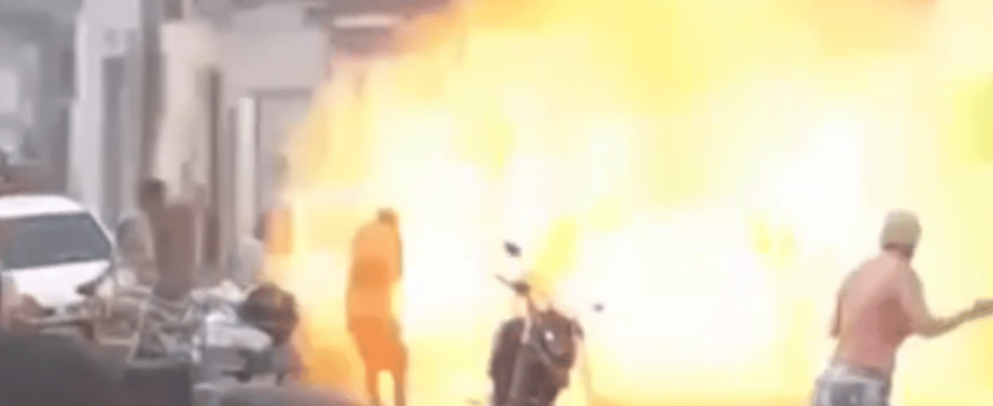 VÍDEO: Explosão por vazamento de gás deixa 4 feridos no Recife