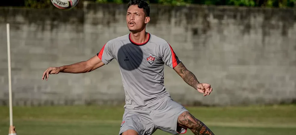 Disputado: Clube japonês também quer Mateus Moraes, do Vitória