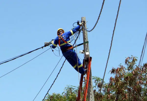 Camaçari: Fornecimento de energia elétrica será interrompido no Centro, Barra de Pojuca e Gravatá
