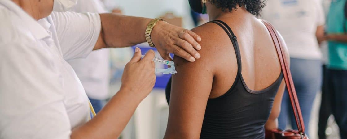 Covid-19: Salvador inicia vacinação de pessoas a partir de 30 anos nesta terça-feira