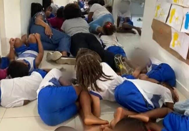 Crianças e funcionários de creche se jogam no chão durante tiroteio em Salvador