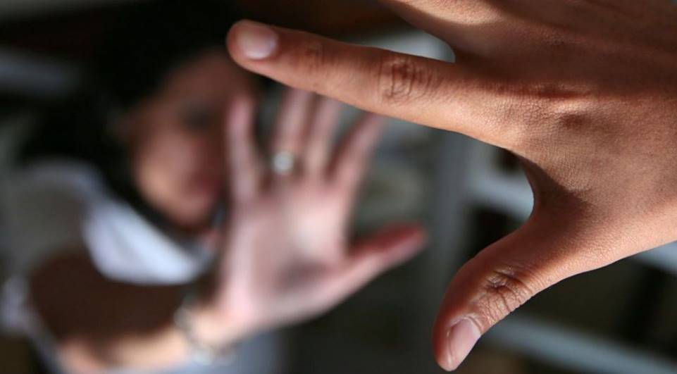 Foto ilustrativa de um abuso sexual contra criança