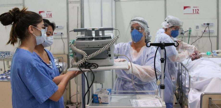 Governo federal sanciona piso salarial de R$ 4.750 para enfermeiros
