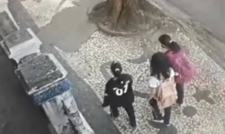 Imagens de câmera de segurança mostram suspeitas de matar adolescente em Salvador