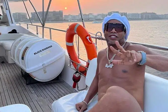 Ronaldinho Gaúcho é condenado a pagar valor milionário para administradora de hotéis