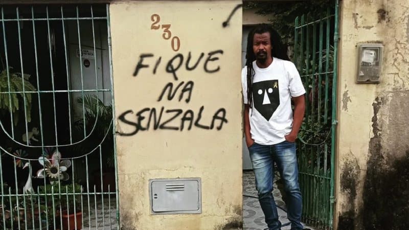 Candidato a deputado tem frase racista pichada no muro de sua casa, em Feira de Santana
