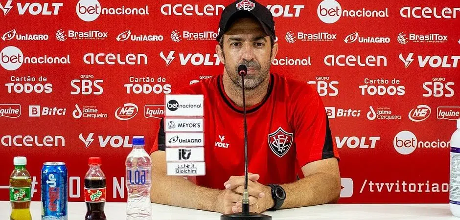 João Burse exalta desempenho dos atletas e destaca atuação do goleiro Dalton contra o ABC