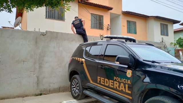BA: Polícia Federal cumpre mandados de prisão por fraudes no Auxílio Brasil, FGTS e Auxílio Emergencial