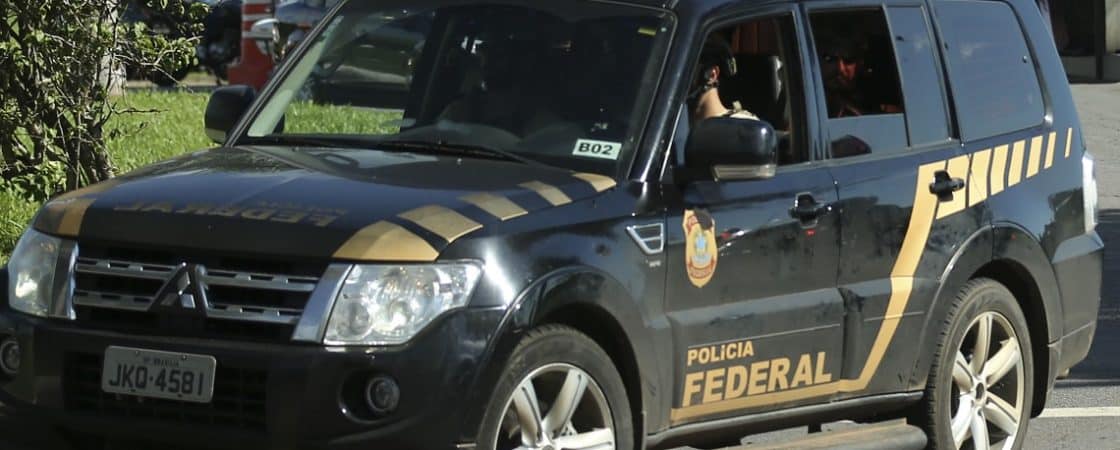 PF: Operação contra tráfico internacional de drogas cumpre mandados de prisão em Salvador e Lauro de Freitas