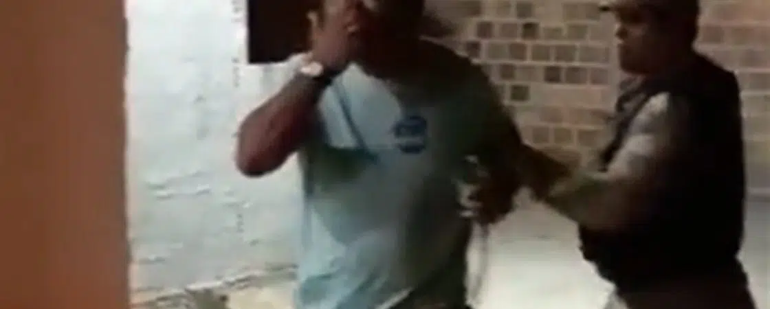 “Quem manda nessa po**a sou eu!”, grita prefeito de cidade baiana para policiais