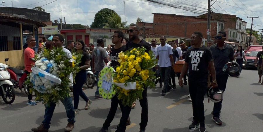 Último adeus: Comoção marca sepultamento do professor Rodrigo