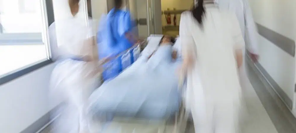 Garota de 12 anos morre em hospital após sentir febre e dor de cabeça