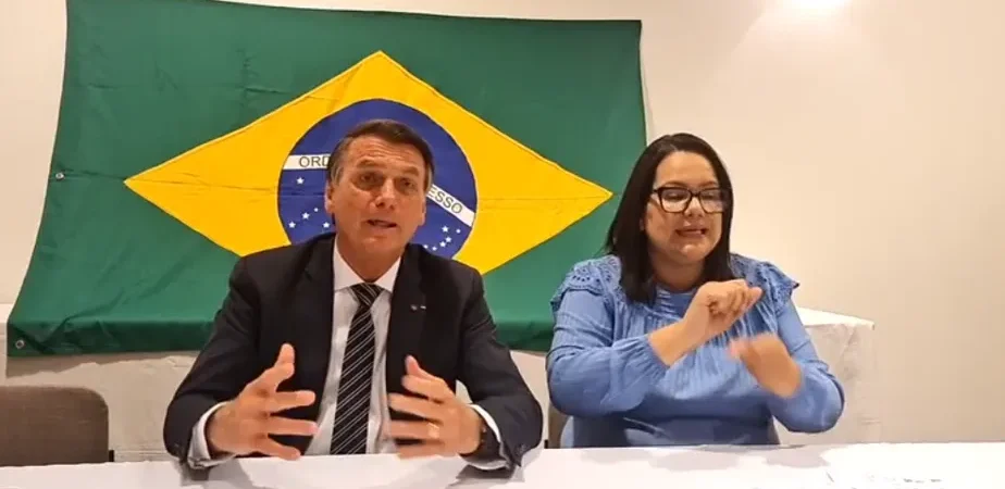 Bolsonaro relaciona região Nordeste ao analfabetismo e culpa PT