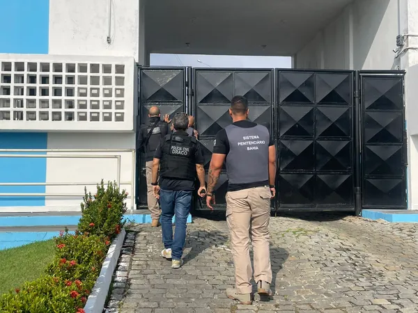 Homens são denunciados após tráfico de drogas dentro do presídio de Lauro de Freitas