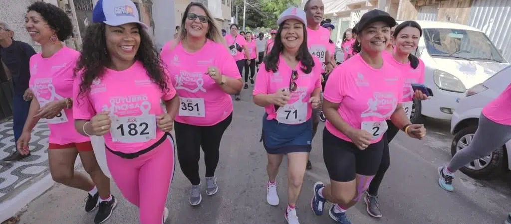 Primeira-dama de Camaçari participa de corrida contra o câncer de mama e alerta para a importância da prevenção