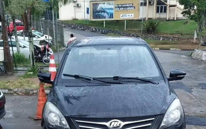 Salvador: Suspeitos por roubo de carro são presos em Pirajá