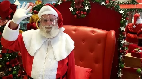 Papai Noel de shopping morre após passar mal durante apresentação