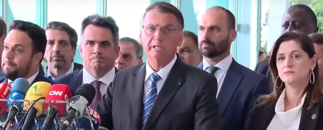 Bolsonaro faz discurso de 2 minutos em primeiro pronunciamento após derrota; veja