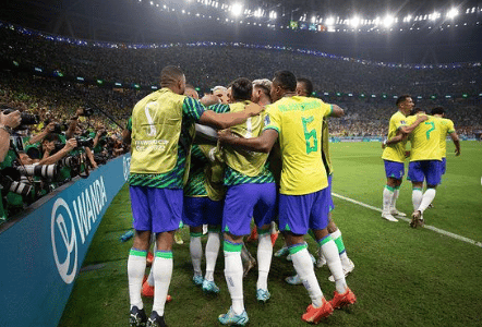 Brasil ‘faz bonito’ na estreia da Copa e vence a Sérvia por 2×0