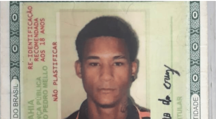Jovem é assassinado com diversos tiros enquanto caminhava em rua em Feira de Santana