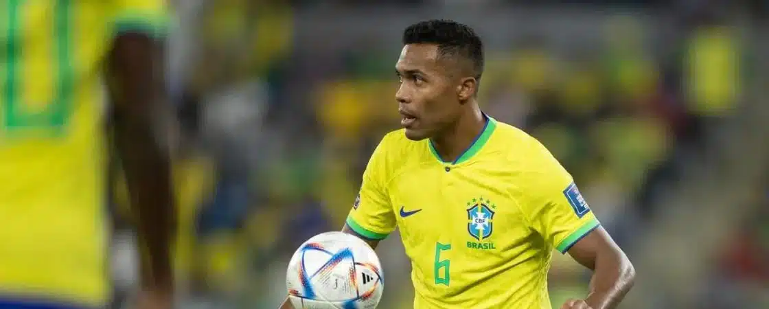 Lesionado, lateral-esquerdo da Seleção Brasileira está fora do jogo contra Camarões