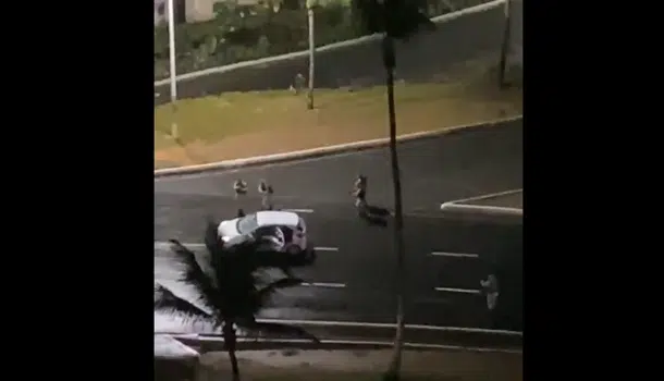 Perseguição policial termina com pessoas baleadas em Salvador