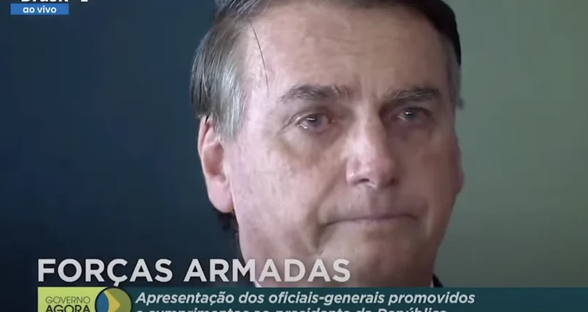 Abatido, Bolsonaro não discursa e chora em evento das Forças Armadas
