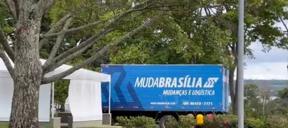 Adeus, Bolsonaro: Caminhões de mudança são vistos no Palácio da Alvorada