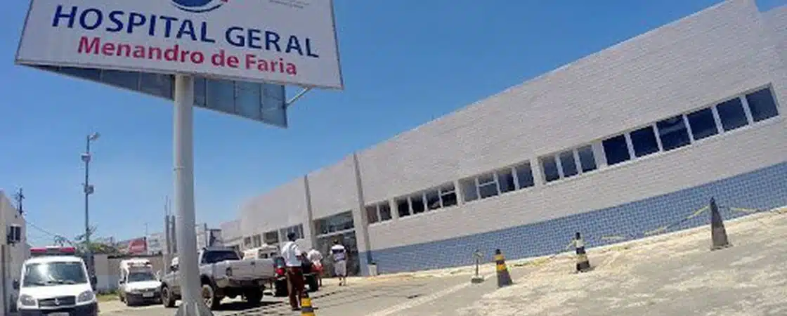 Após curto-circuito, UTI de hospital pega fogo em Lauro de Freitas