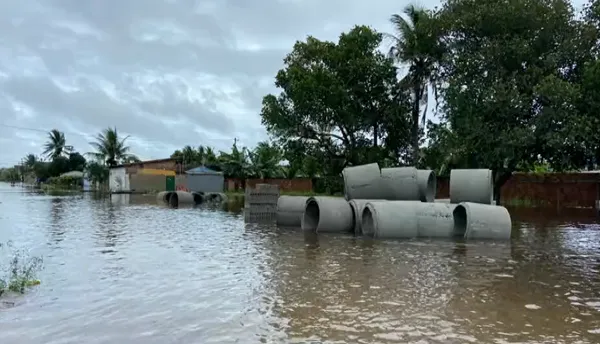Fortes chuvas deixam 552 desabrigados e 13.806 desalojados na Bahia