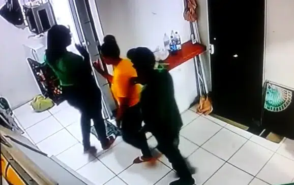 Homem assalta loja e tranca funcionárias dentro de banheiro