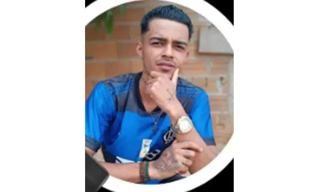 Jovem bate moto de frente com ambulância e morre em rodovia na Bahia