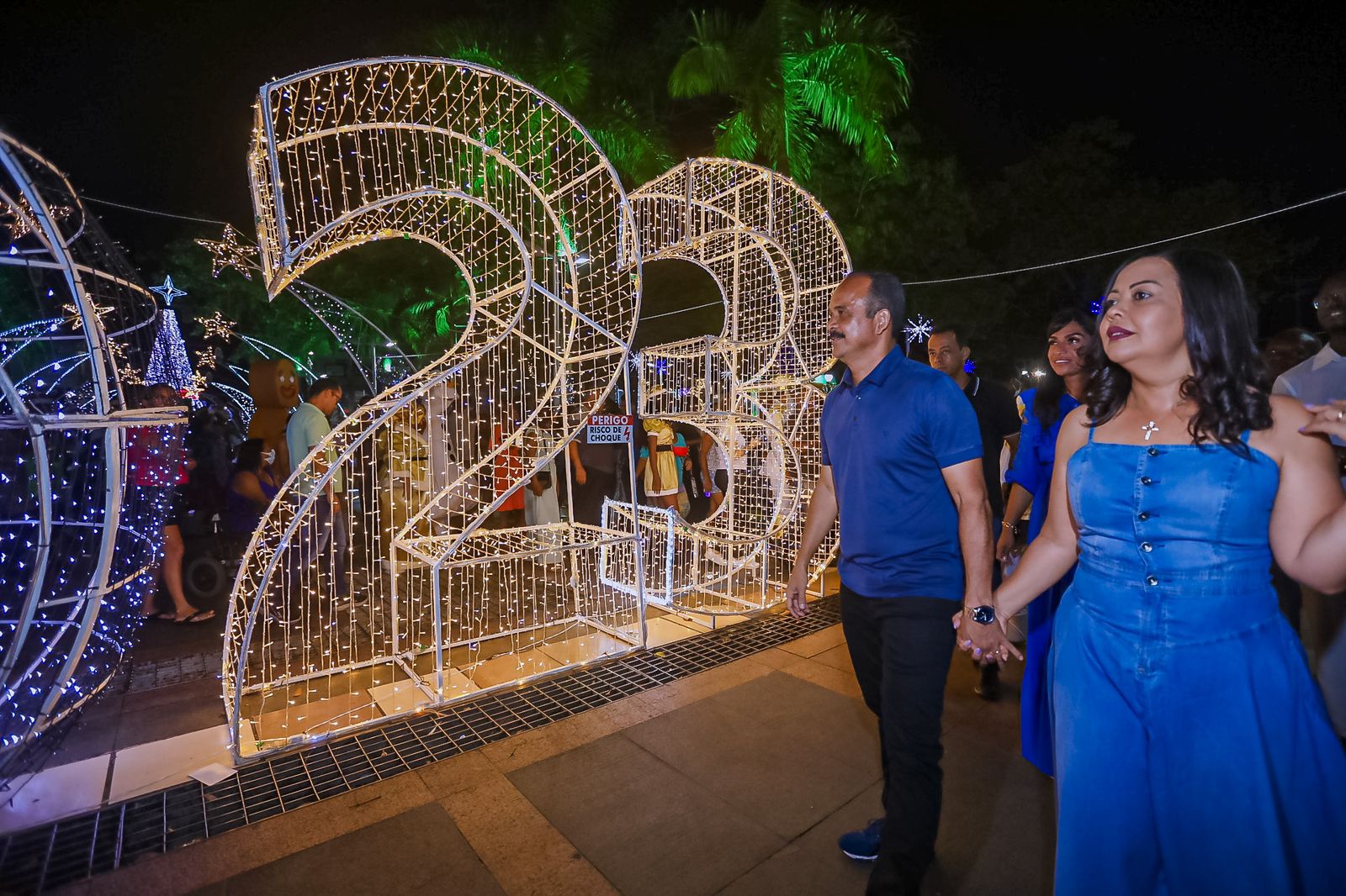 Natal de Luz é oficialmente aberto na Praça Abrantes