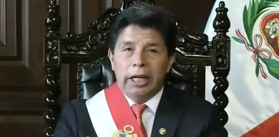 Presidente do Peru é destituído e preso após tentar dissolver o Congresso