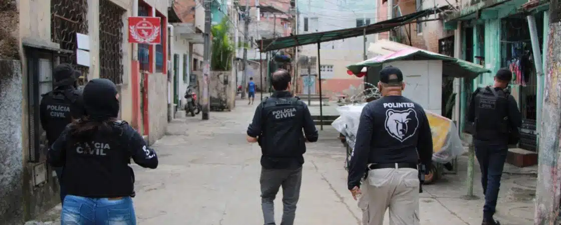 Homem com passagens por assaltos e tráfico volta a ser preso por roubo em Salvador