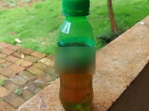 Criança morre após beber veneno em garrafa de refrigerante; polícia investiga