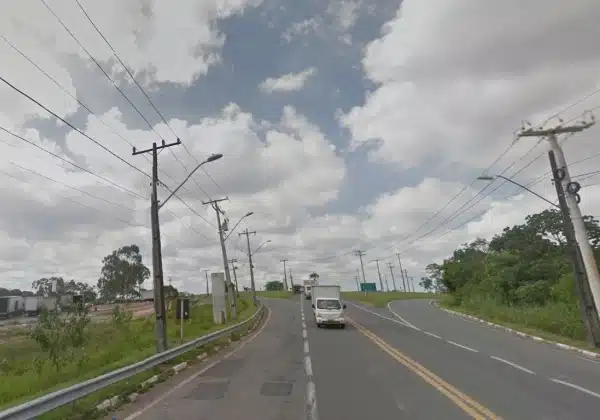 Homens armados saqueiam motoristas no meio de rodovia em Simões Filho