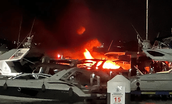 Lanchas pegam fogo em centros de lazer náutico de Salvador e Candeias